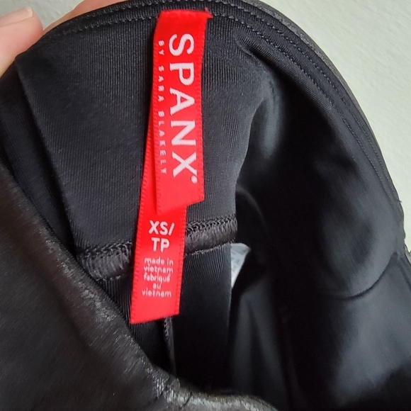 SPANX Quilted Faux Leather Leggings size XS NWT - Picture 7 of 10